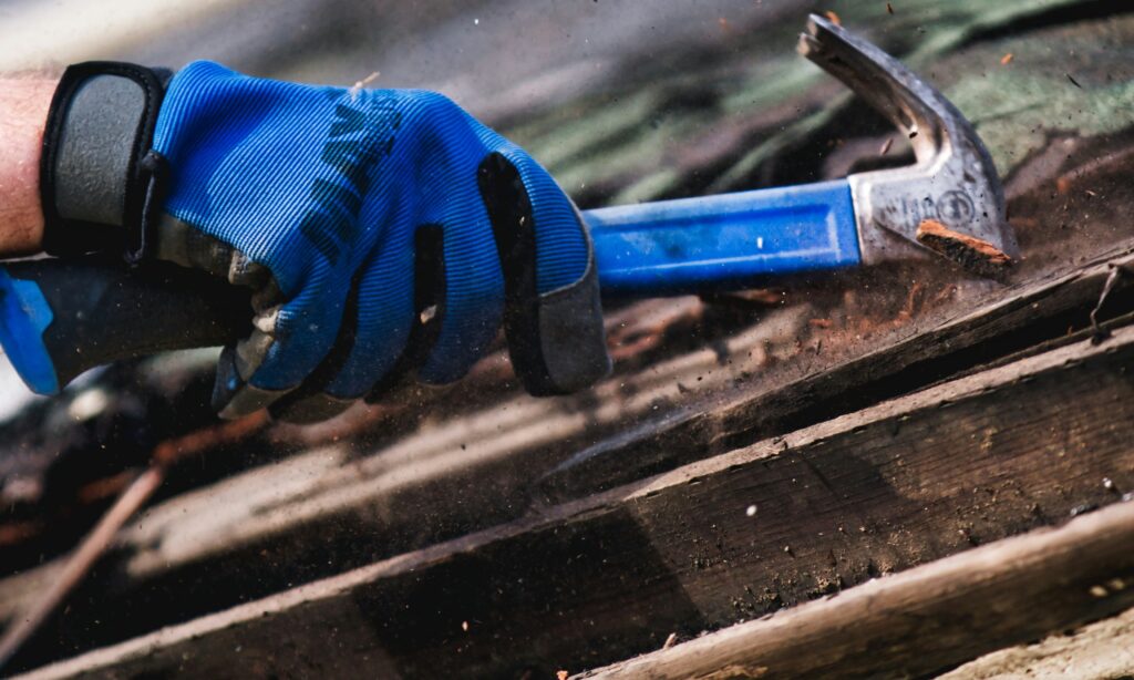 how to install vinyl siding