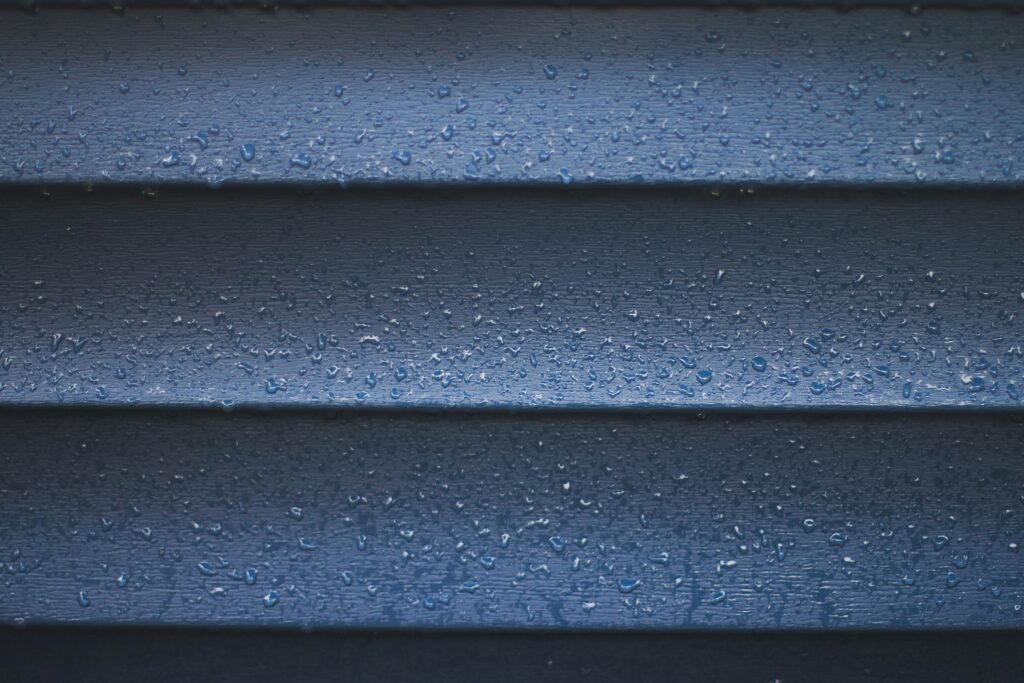 how to install vinyl siding