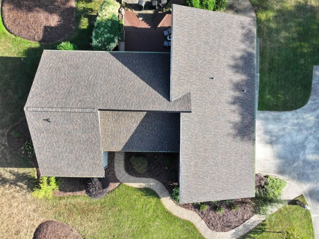 A new asphalt shingle roof